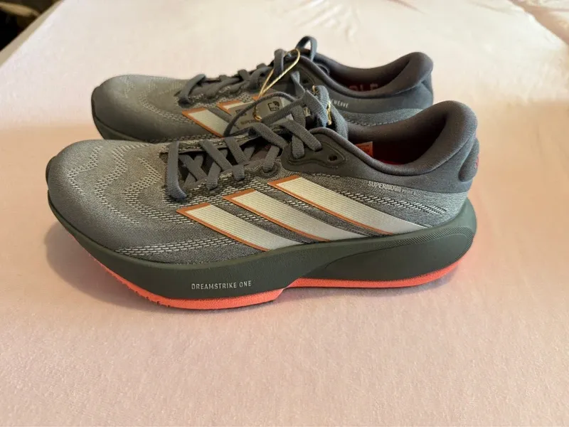 Used Supernova Rise 3 Running Shoes