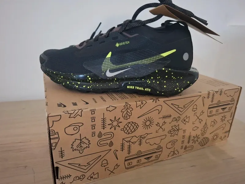 Used Pegasus Nike W TRAIL 5 GTX Running Shoes