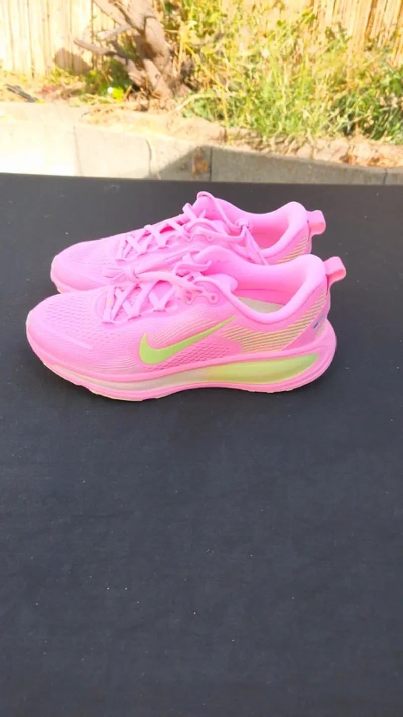 Brugt Rose Vomero 18 Running Shoes