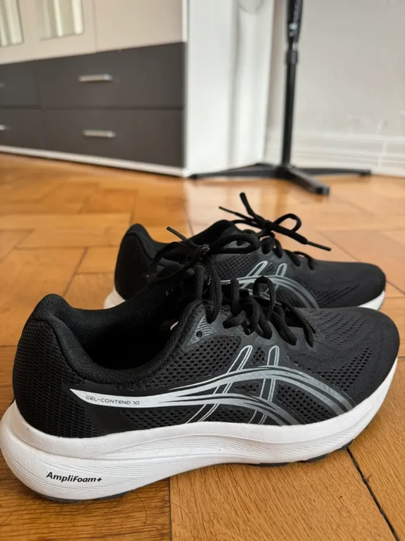 Použité Time Asics Shoes Running Shoes