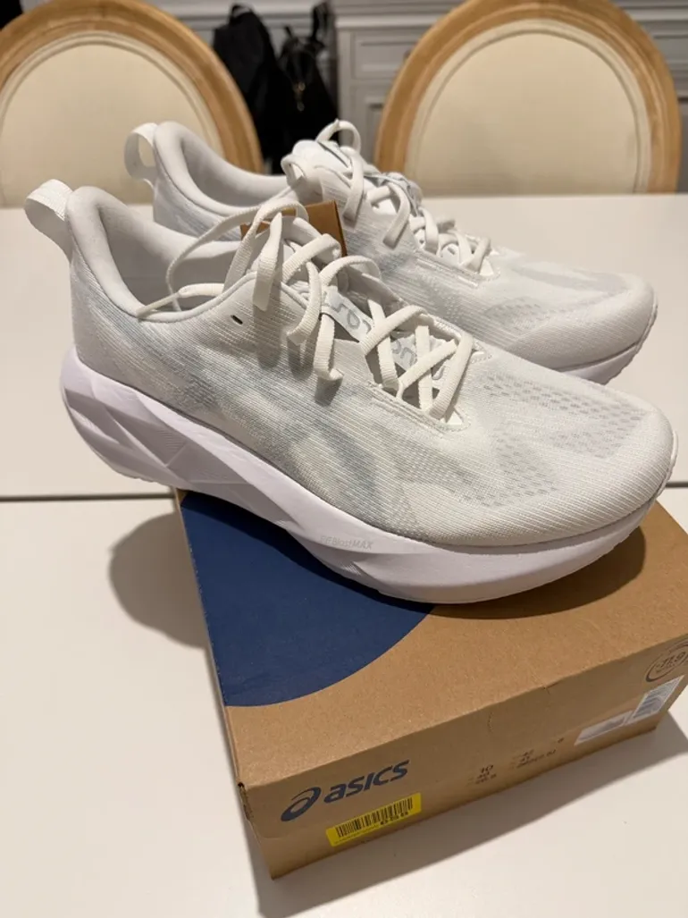 Used Asics Novablast 5 bike — image 2 of 6
