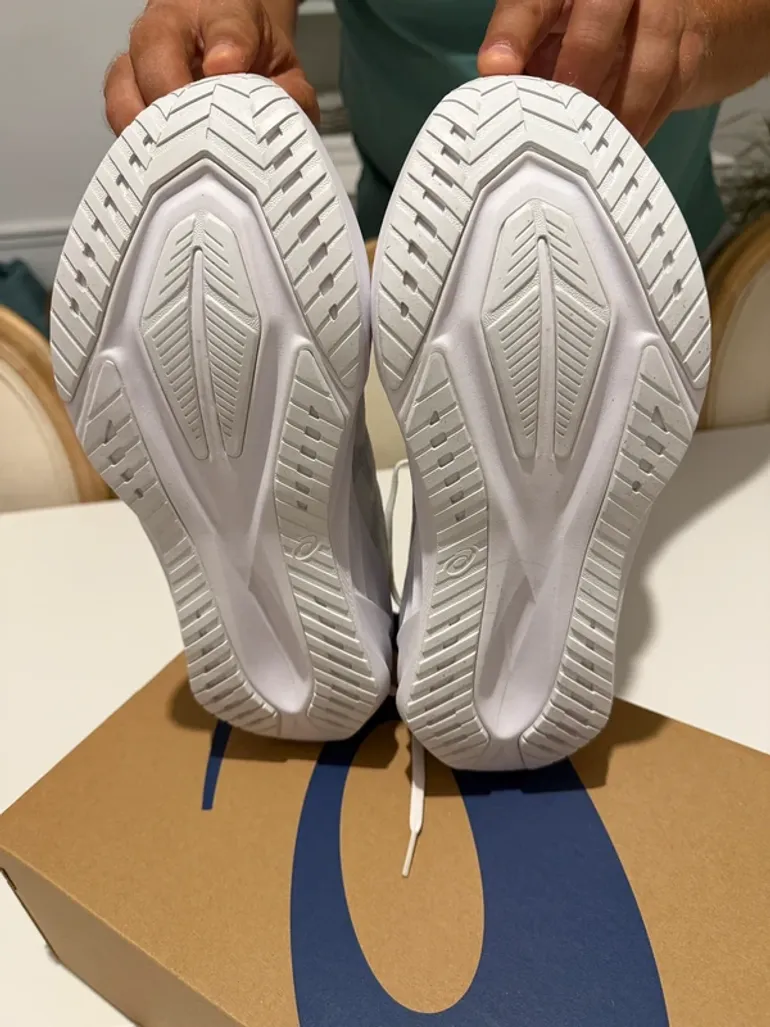 Used Asics Novablast 5 bike — image 5 of 6