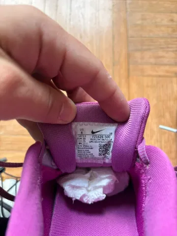 Used White Nike Running Shoes bike — image 11 of 12