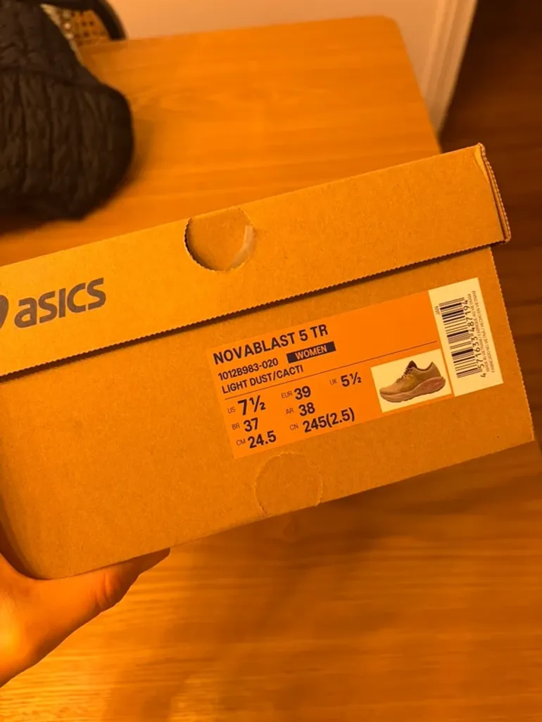 Used Asics Novablast 5 TR bike — image 5 of 6