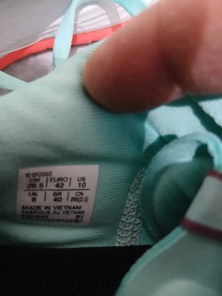 Used Asics Running Shoes bike — image 4 of 5