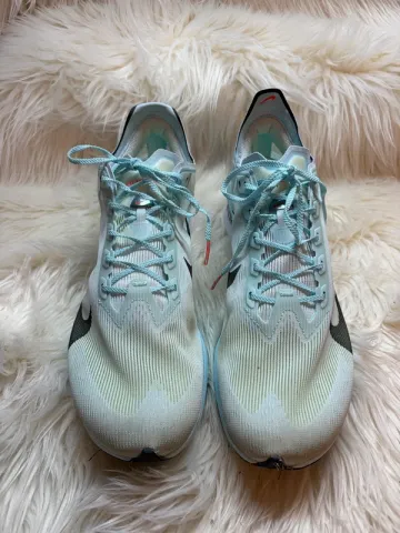 Nike ZoomX Vaporfly Next% 4 bike d'occasion — image 2 sur 9