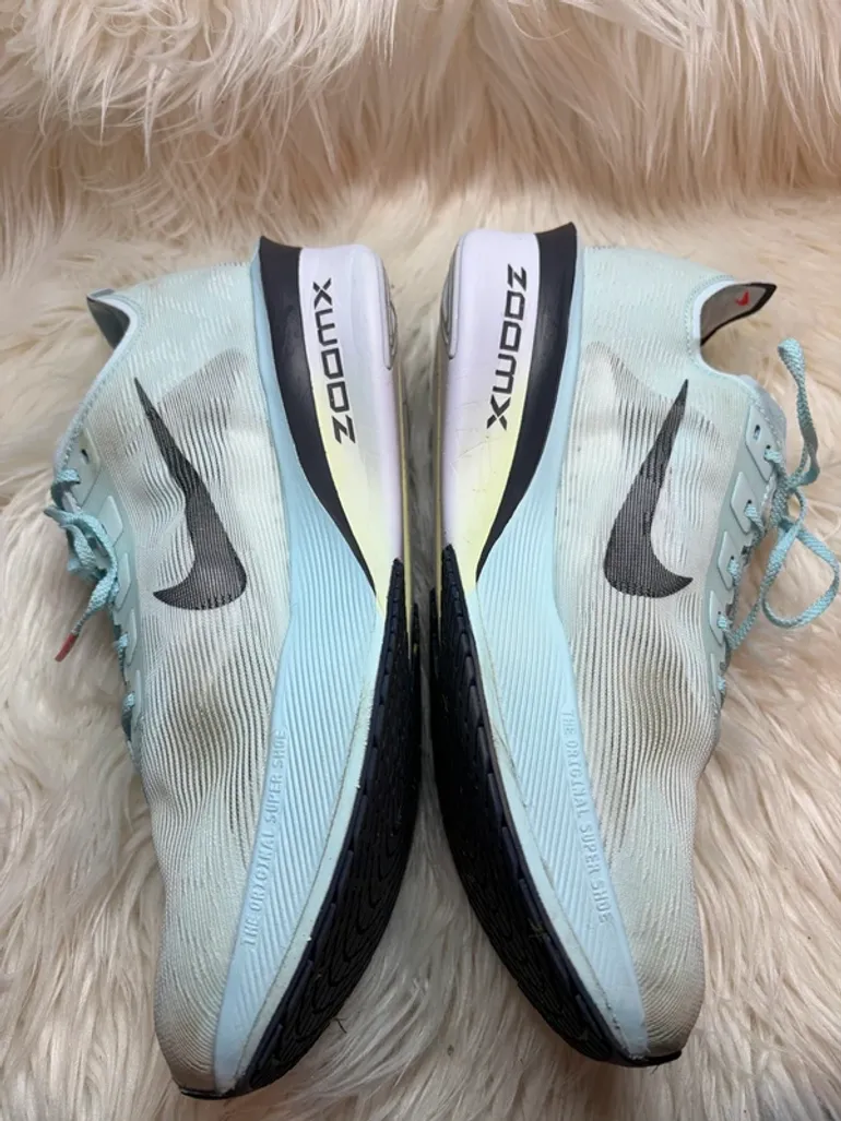 Nike ZoomX Vaporfly Next% 4 bike d'occasion — image 3 sur 9