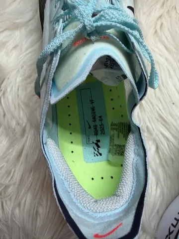 Nike ZoomX Vaporfly Next% 4 bike d'occasion — image 8 sur 9