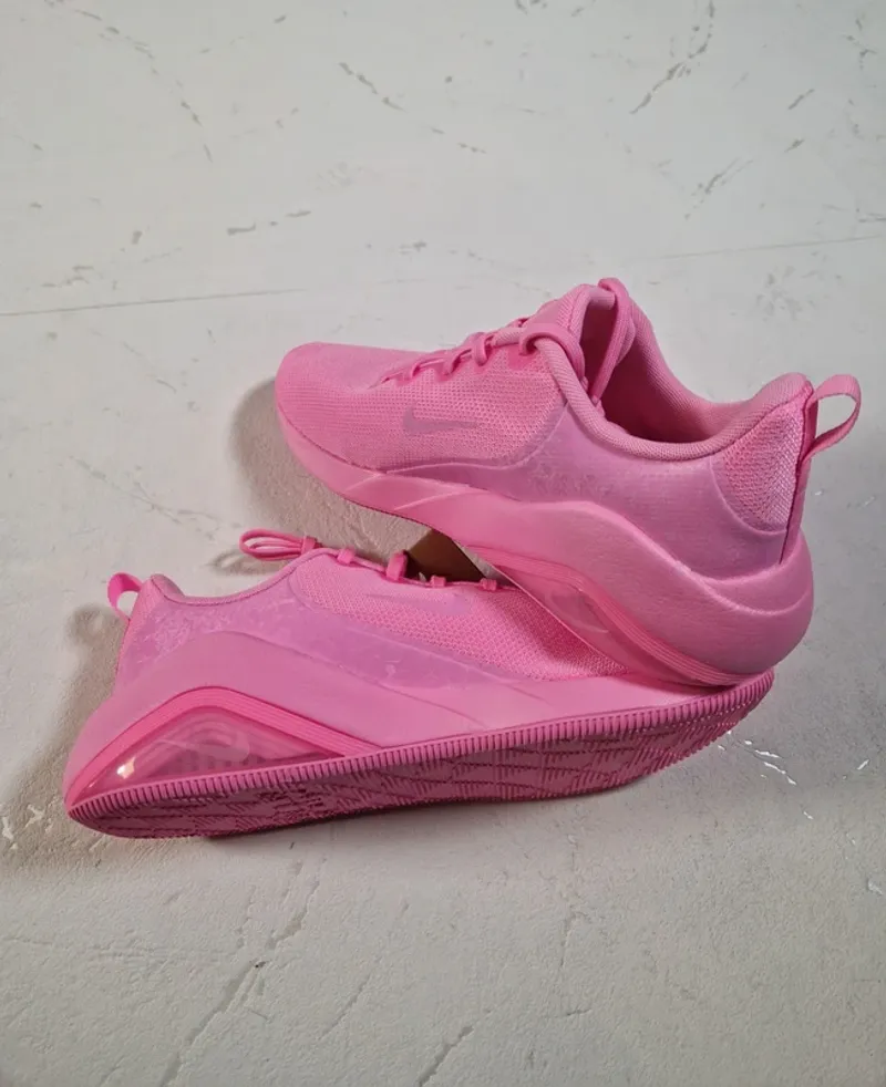 Used Nike Air Zoom Bella 7 Running Shoes