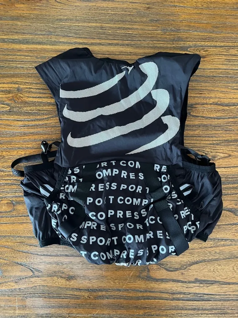 Used Compressport UltRun S Pack Evo 10 bike — image 2 of 4