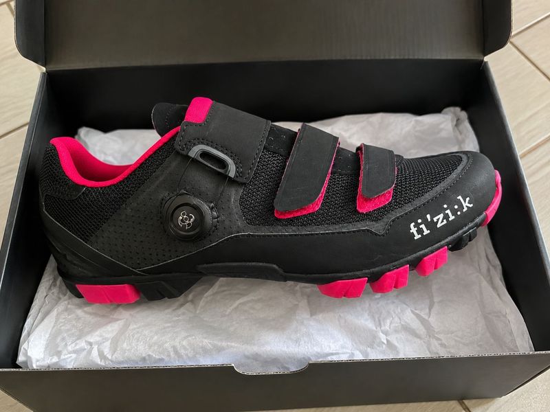 Tweedehands Fizik M6 Boa NUOVE Cycling Shoes