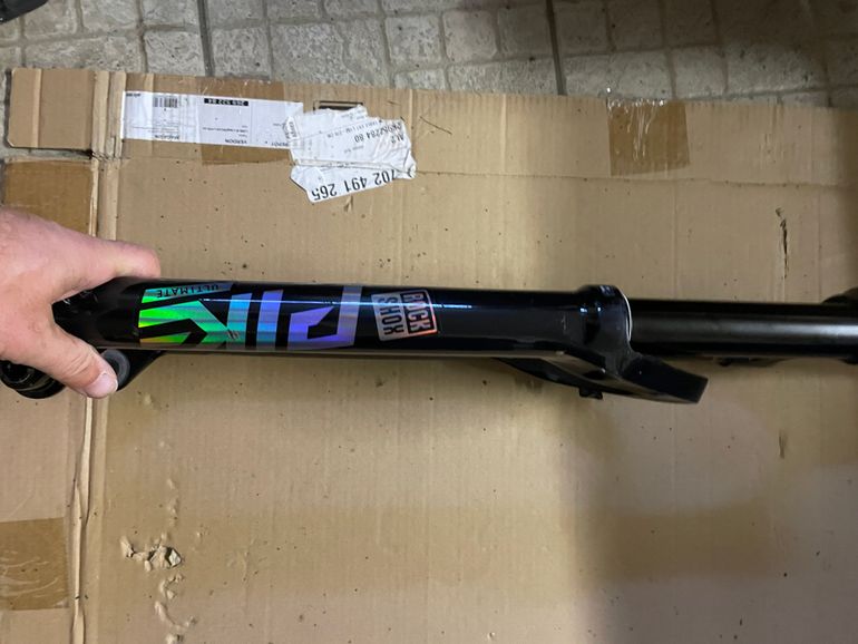 Käytetty RockShox Pike Ultimate Fork 2022 bike — kuva 4 / 6