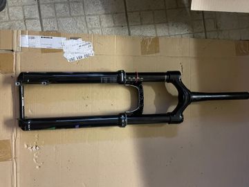 Käytetty RockShox Pike Ultimate Fork 2022 bike — kuva 2 / 6