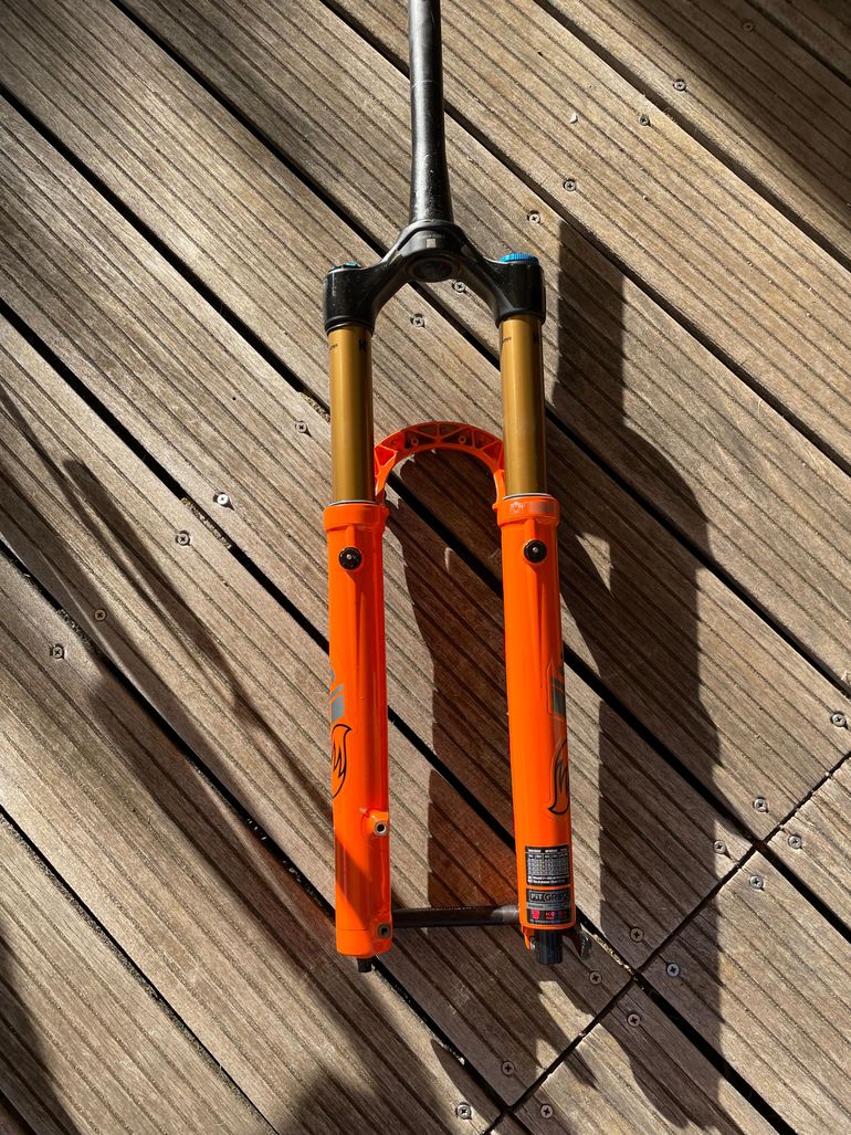 Brugt Fox 36 Factory Float Grip 2 2024 bike — billede 2 af 5
