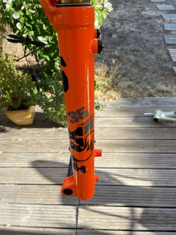 Brugt Fox 36 Factory Float Grip 2 2024 bike — billede 4 af 5