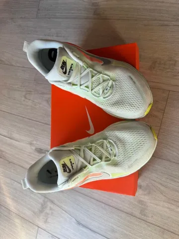Brugt Nike Vomero 8 bike — billede 2 af 6