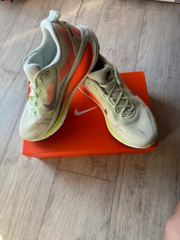 Brugt Nike Vomero 8 bike — billede 3 af 6
