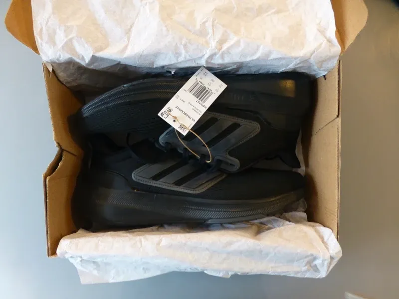 Käytetty Lightweight Ultrabounce Running Shoes