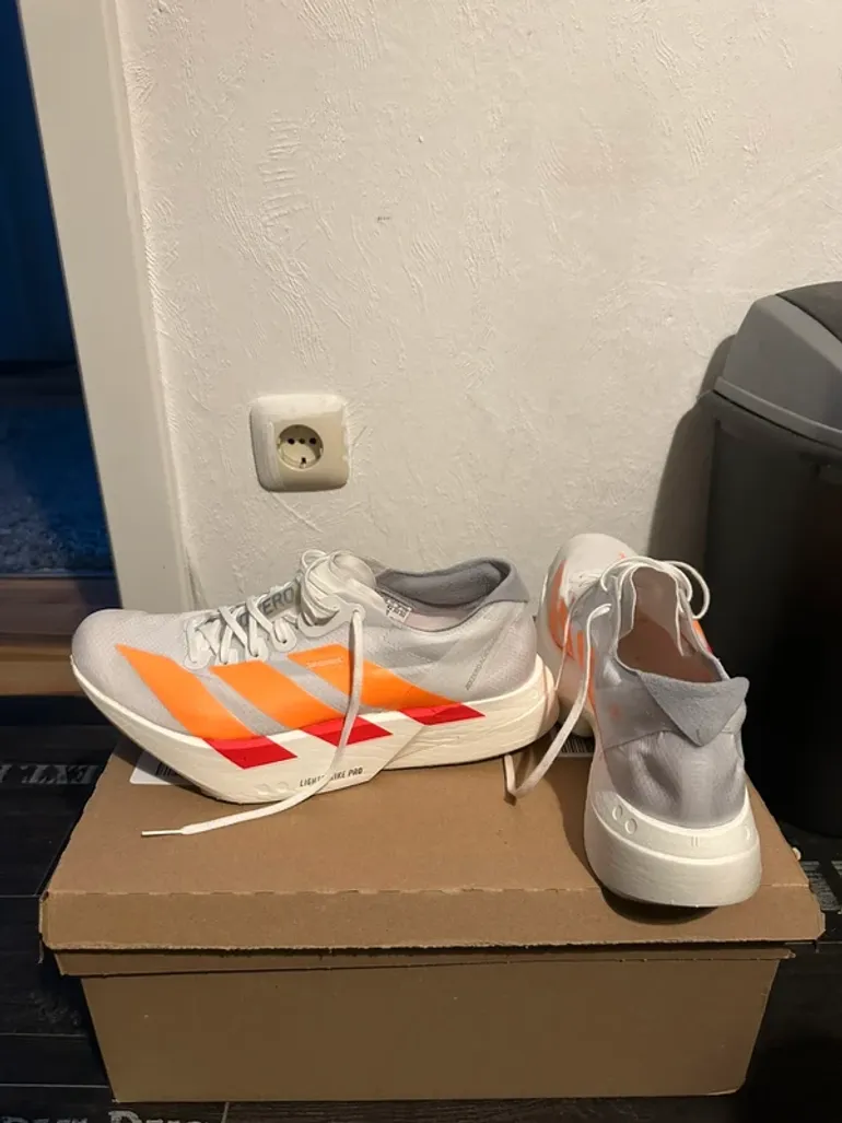 Used Adidas Adizero Adios Pro 4 bike — image 5 of 7