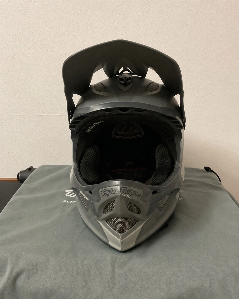 Used Troy Lee Designs Helmet Cycling Accessories