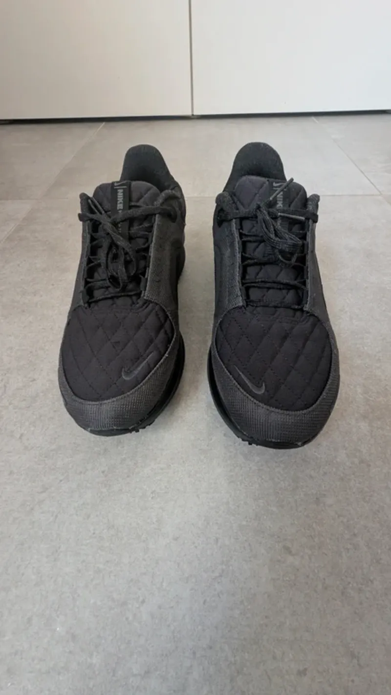 Nike Air Winflo 11 Gore-Tex Running Shoes usato
