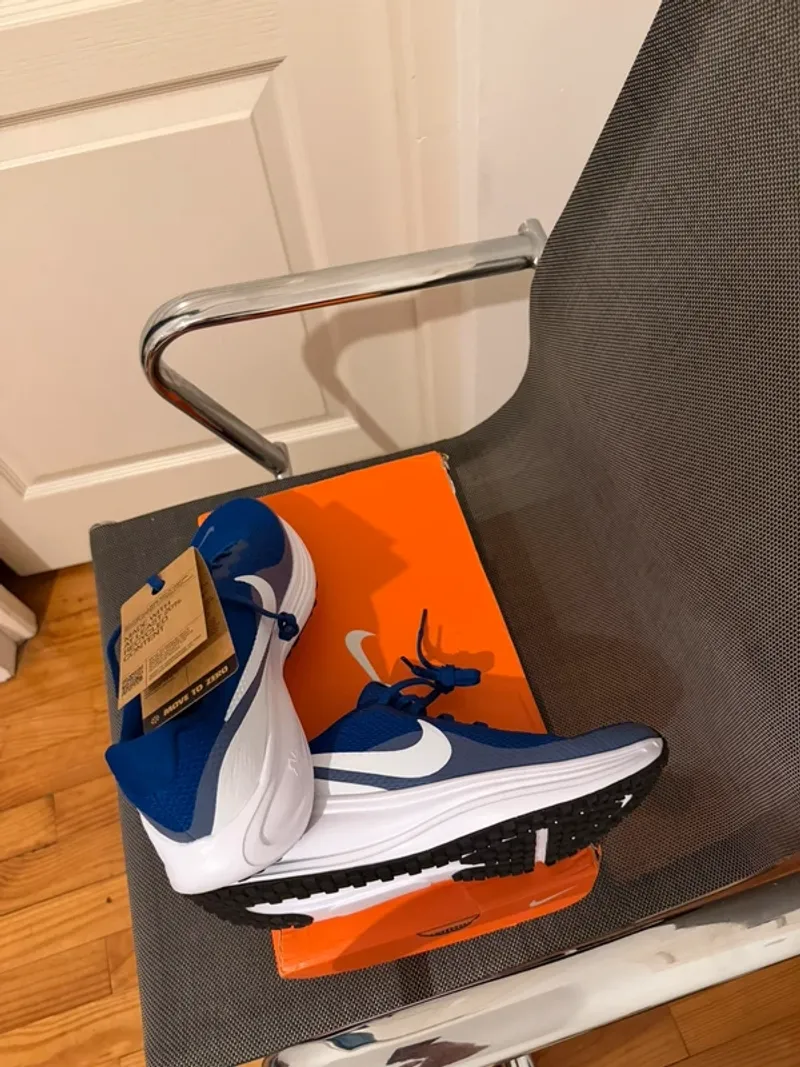 Nike Revolution 8 Running Shoes usato