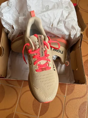 Gebrauchtes New Balance Supercomp bike — Bild 2 von 3