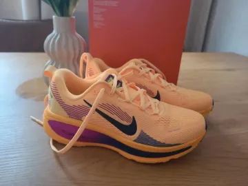Brugt Nike Vomero 18 bike — billede 1 af 2