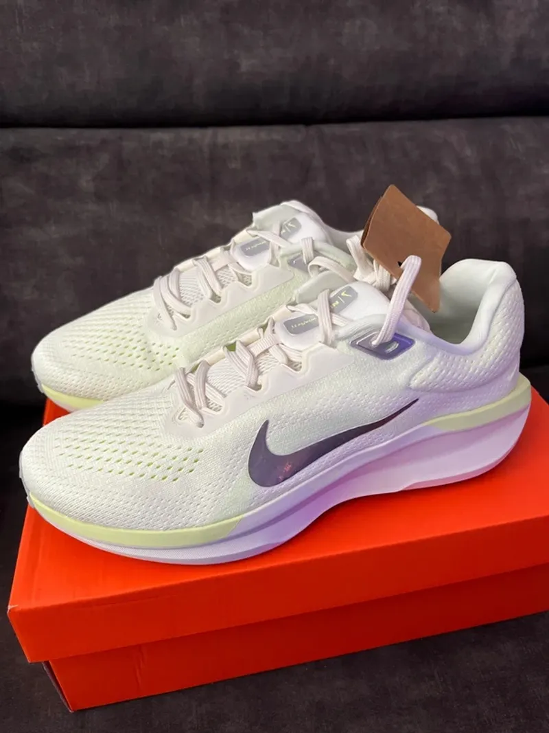 Used Nike Air Winflo 11 Running Shoes