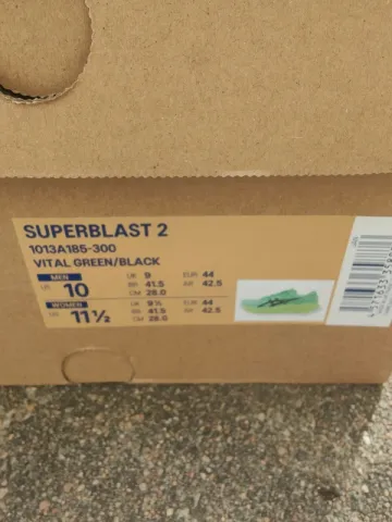Used Asics Superblast 2 bike — image 2 of 4