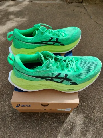 Used Asics Superblast 2 bike — image 1 of 4