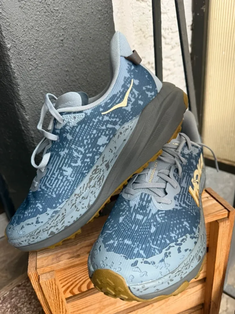 Tweedehands Hoka Speedgoat 6 GTX bike — afbeelding 2 van 5