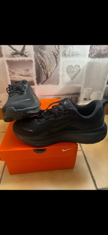 Tweedehands Nike Vomero 18 bike — afbeelding 2 van 6