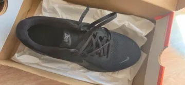 Tweedehands Nike Revolution 8 bike — afbeelding 3 van 4