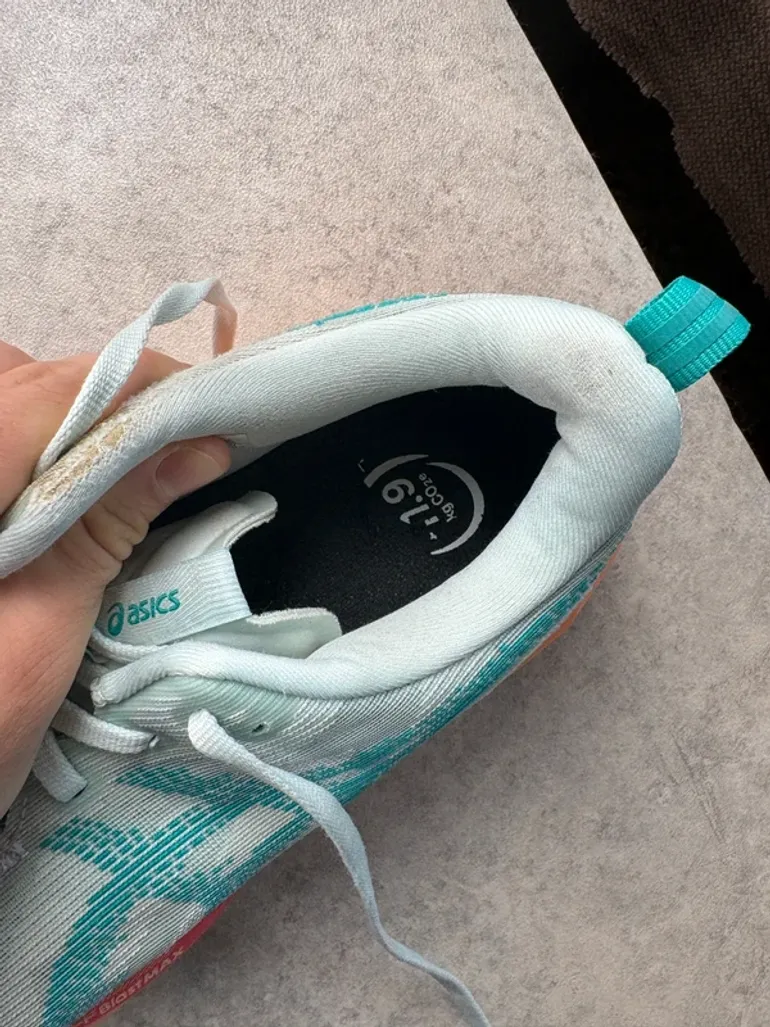 Used Asics Novablast bike — image 14 of 14