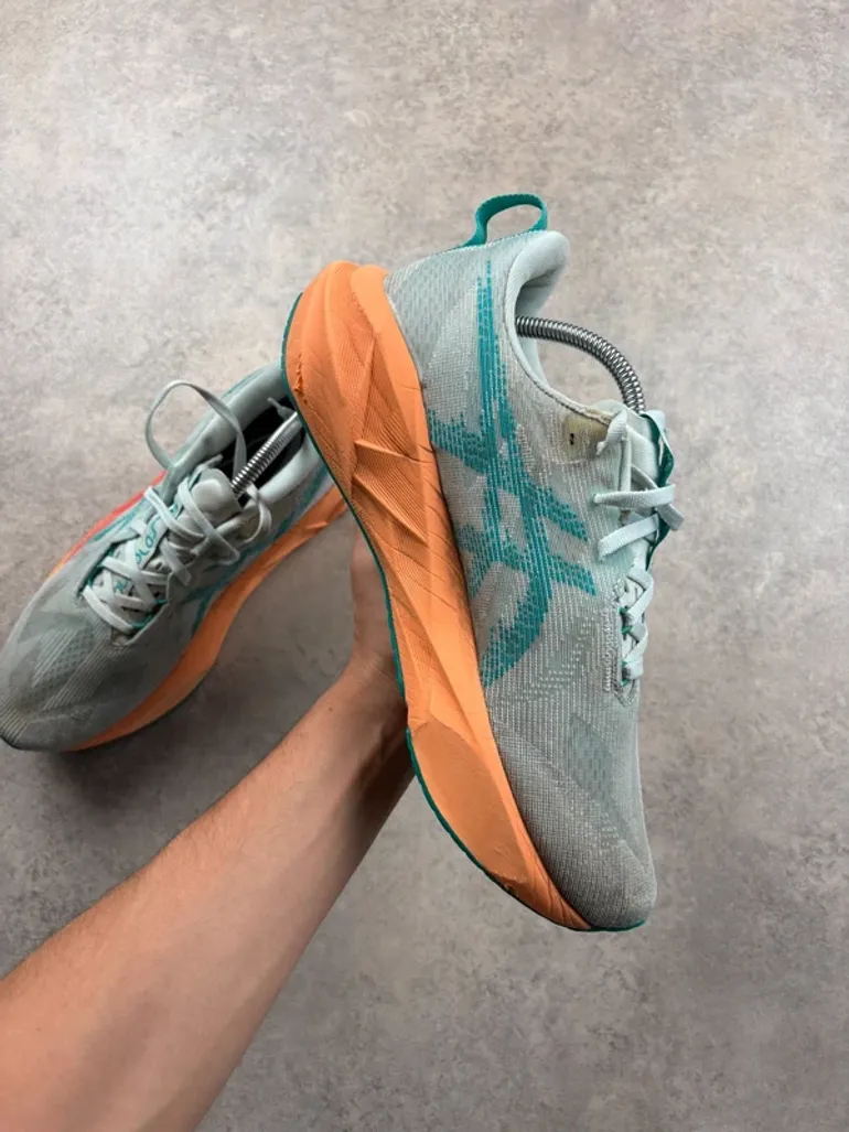 Used Asics Novablast bike — image 7 of 14