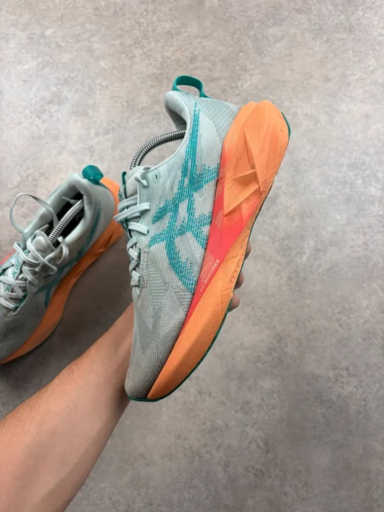 Used Asics Novablast bike — image 6 of 14
