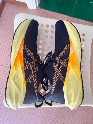 Used Asics Novablast 5 bike — image 3 of 3