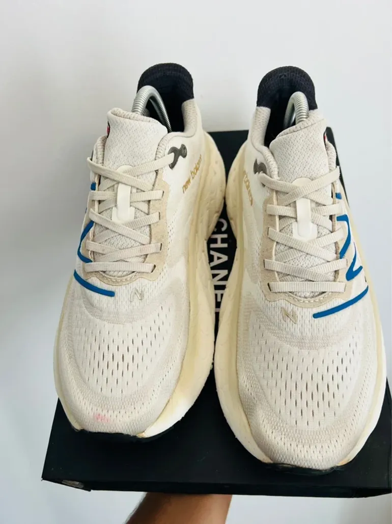 Used New Balance Fresh Foam More V4 bike — image 5 of 10