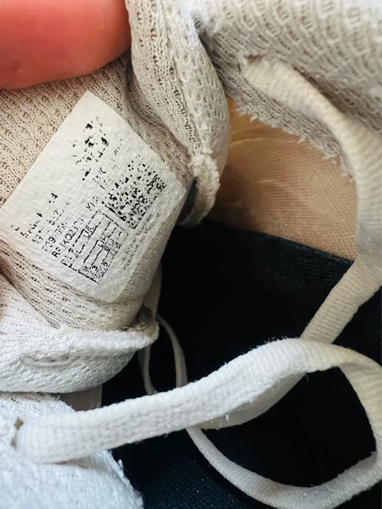 Used New Balance Fresh Foam More V4 bike — image 10 of 10