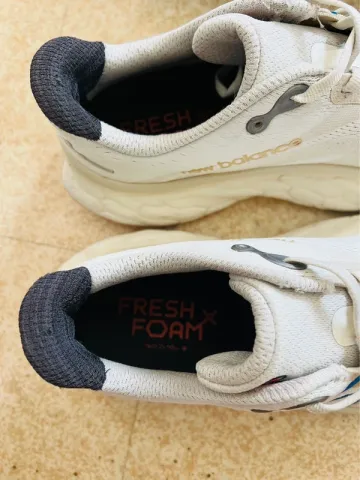 Used New Balance Fresh Foam More V4 bike — image 9 of 10