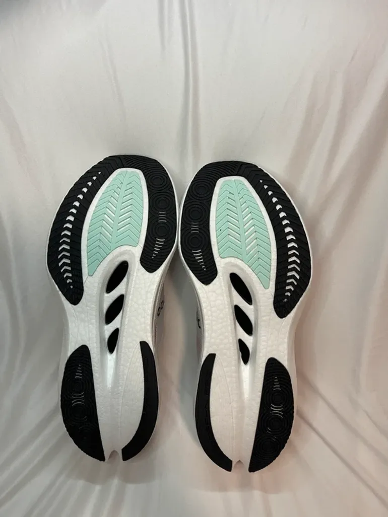 Used Saucony Endorphin Pro 5 bike — image 4 of 4