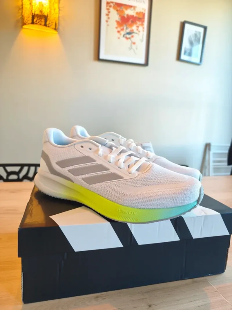 Käytetty Adidas Running Shoes Running Shoes