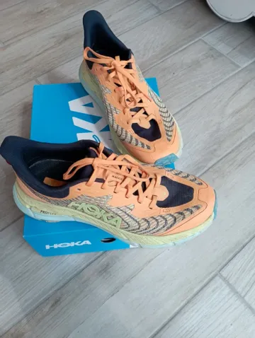 Used Hoka Running Shoes bike — image 2 of 7