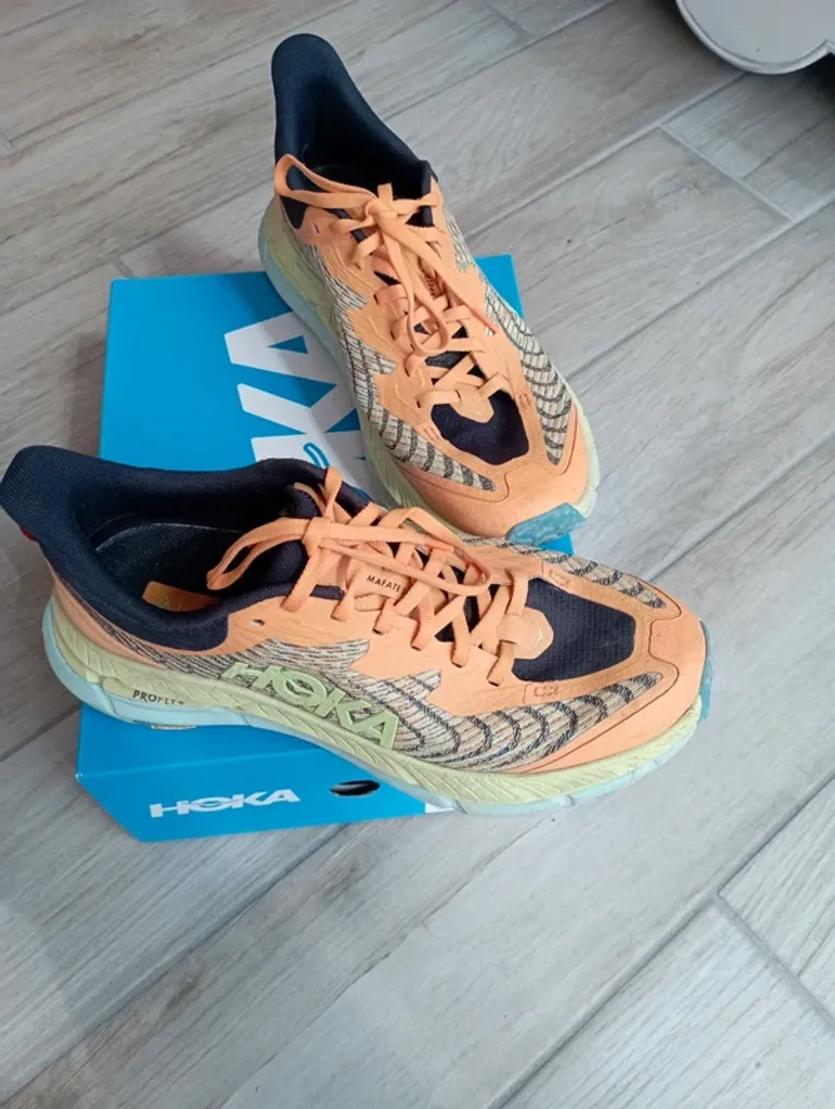 Used Hoka Running Shoes bike — image 2 of 7