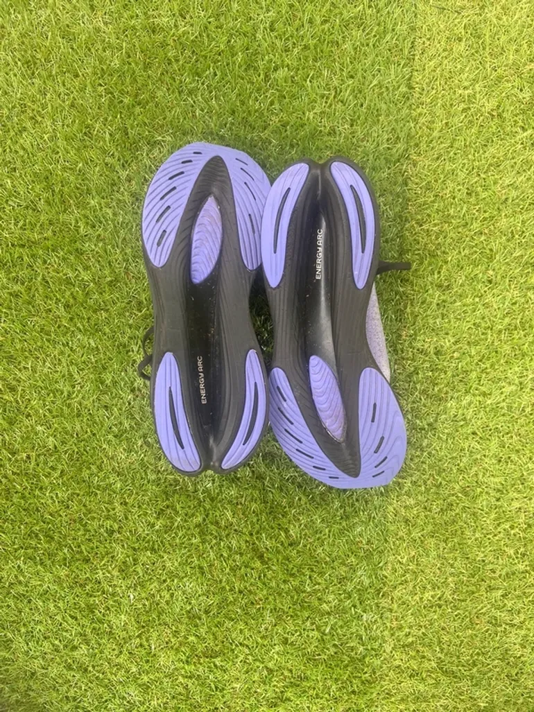 Used New Balance Supercomp Elite V3 bike — image 3 of 5
