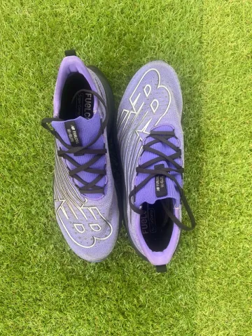 Used New Balance Supercomp Elite V3 bike — image 2 of 5