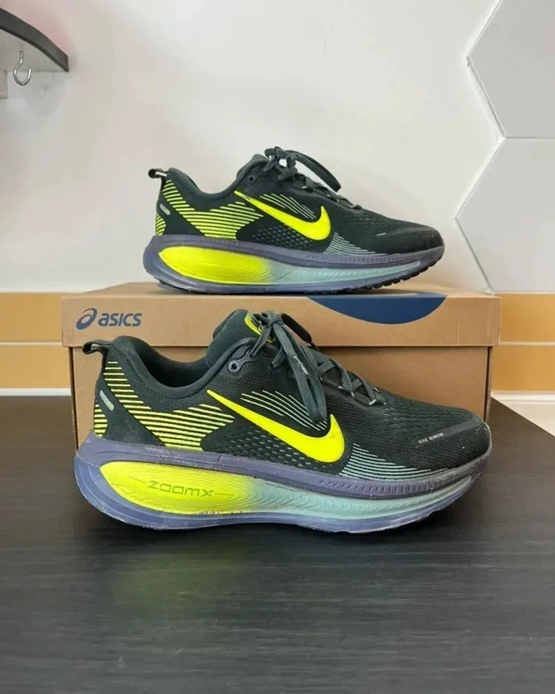 Brugt Nike Vomero 18 Running Shoes