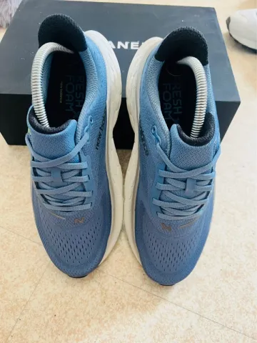 Used New Balance Fresh Foam More V4 bike — image 6 of 9