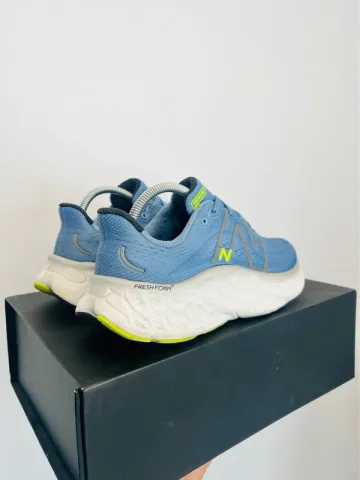 Used New Balance Fresh Foam More V4 bike — image 2 of 9